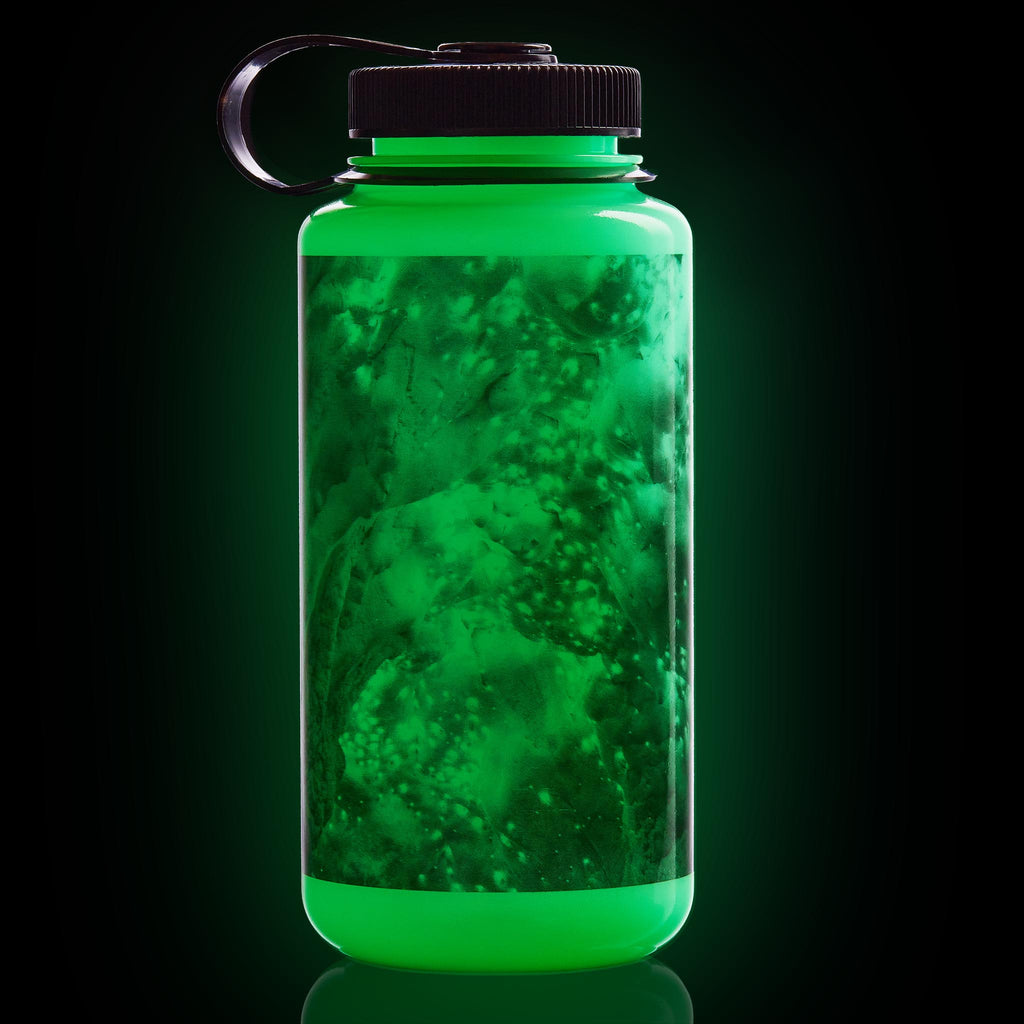 Nalgene product view: 32oz WM Glo Wyld M9 — 32oz WM Glo Wyld